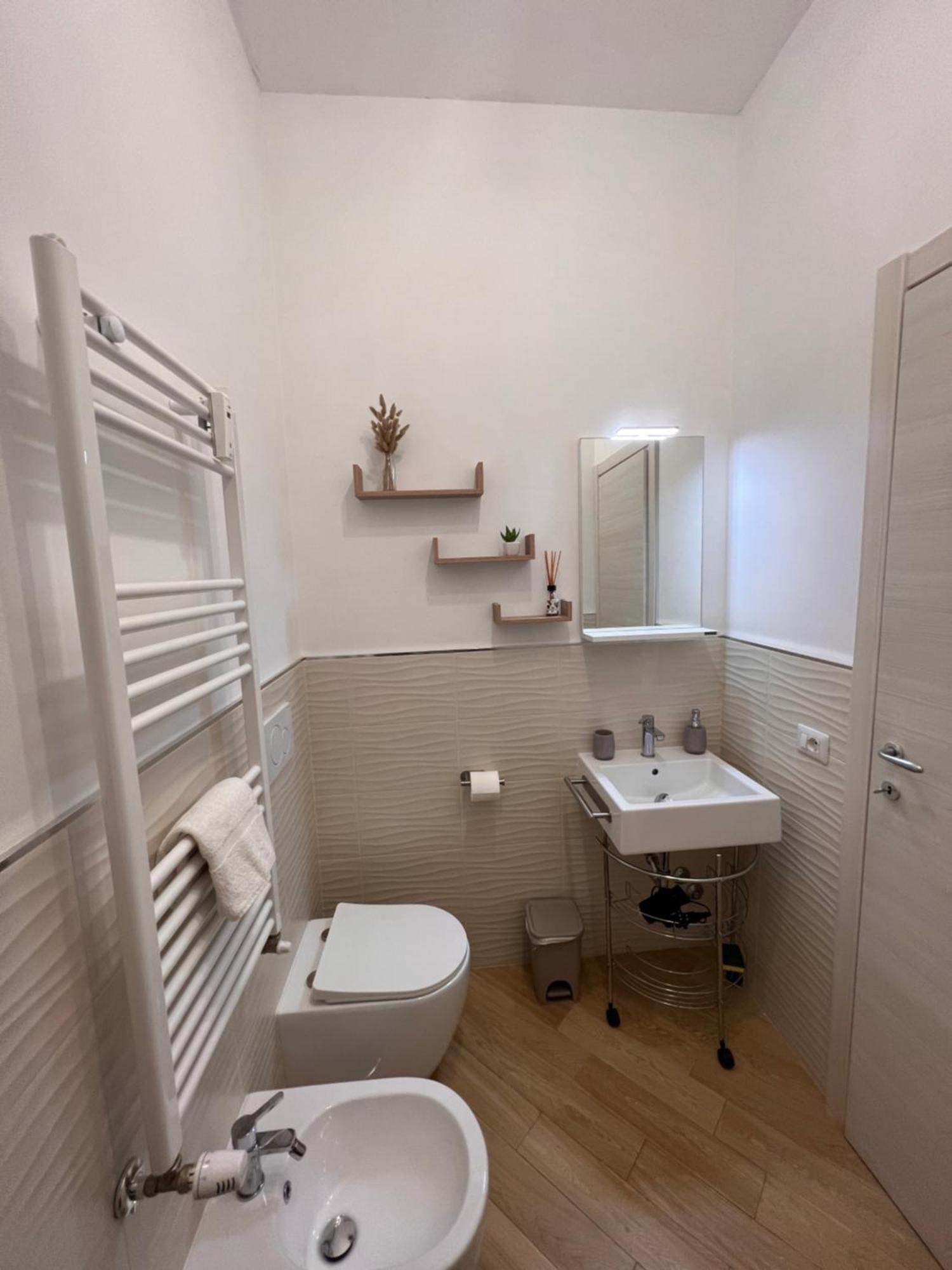 Casa Dharma Hotel Civitavecchia Ngoại thất bức ảnh
